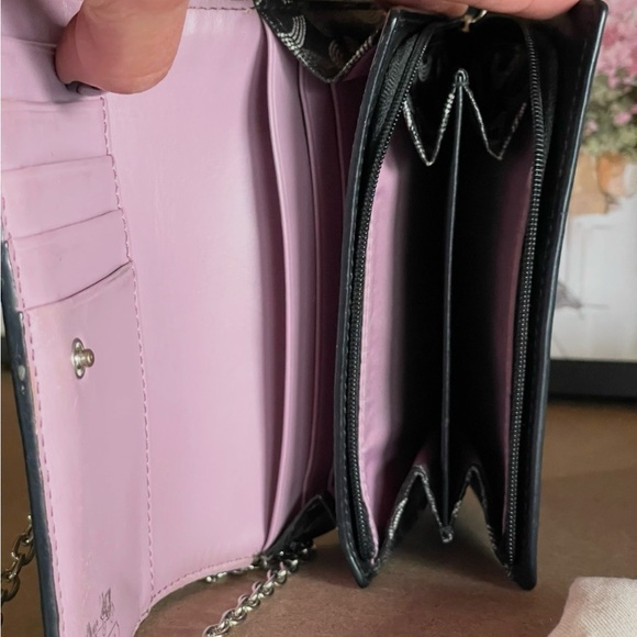 Stylish Black and Gray Chain Shoulder Bag - Picture 6 of 7